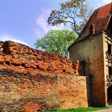 Miejskie mury obronne i Baszta Gołębia