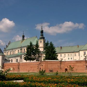 Bazylika Zwiastowania NMP i Klasztor oo. Bernardynów