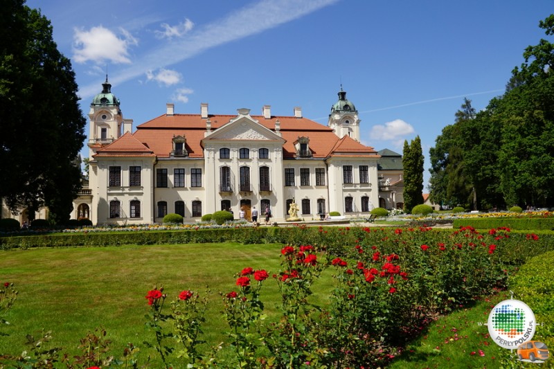 Pałac w Kozłówce - widok od strony ogrodu